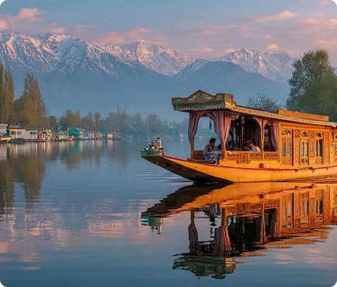 Shikara boat on Dal Lake, Srinagar