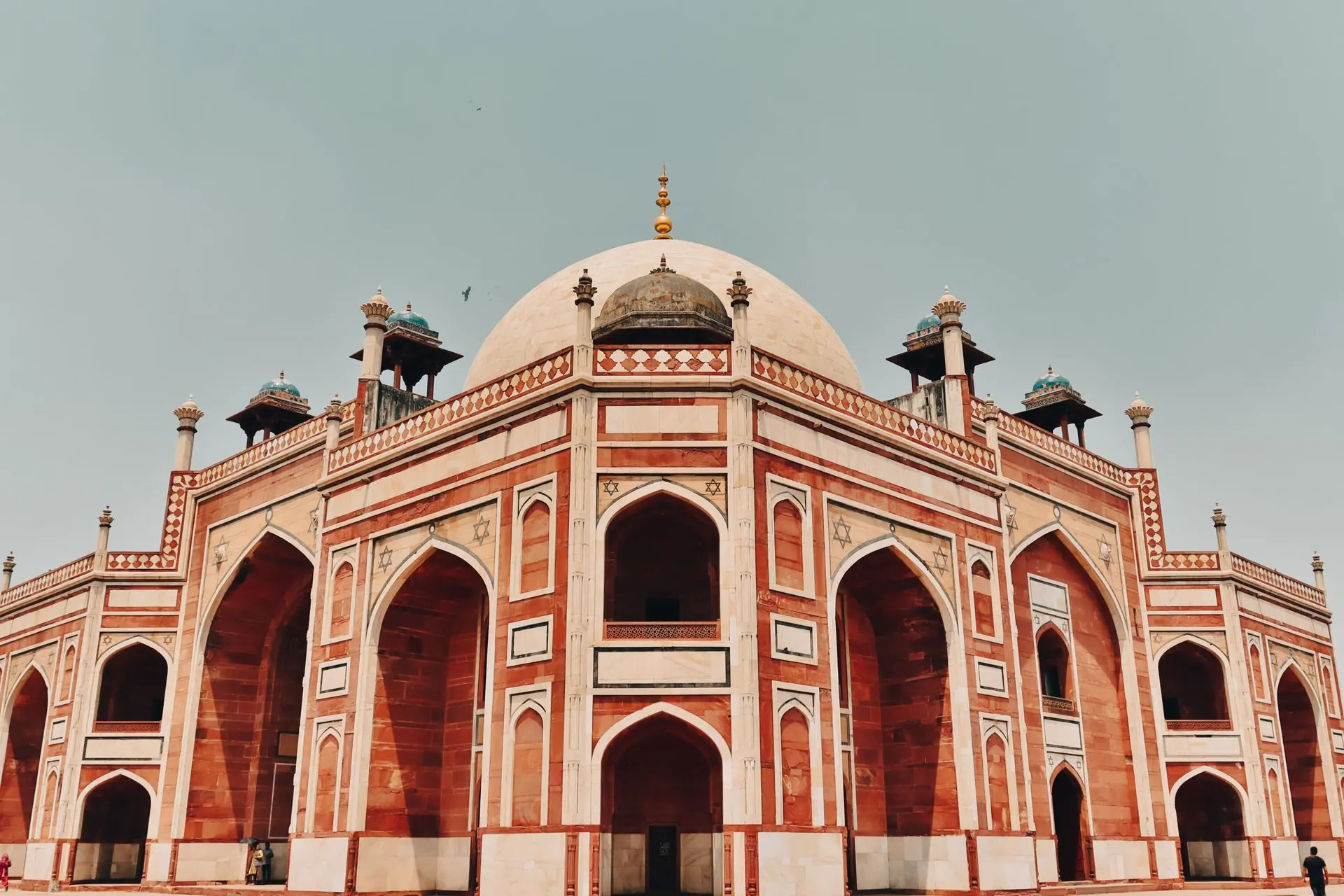 Explore the stunning Mughal architecture of Humayun's Tomb in vibrant New Delhi
