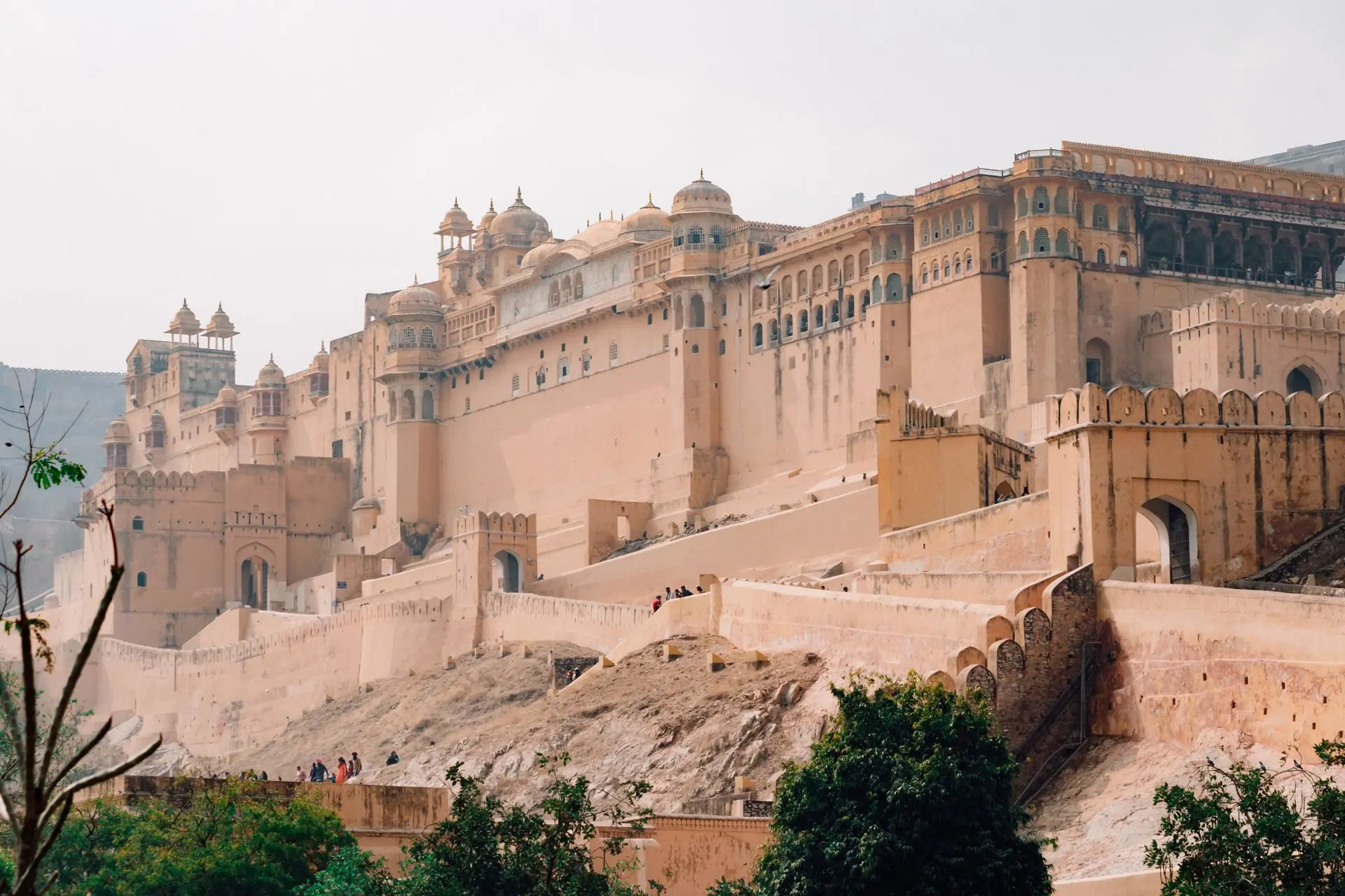 Stunning view of Amber Fort's intricate architecture in Jaipur, India