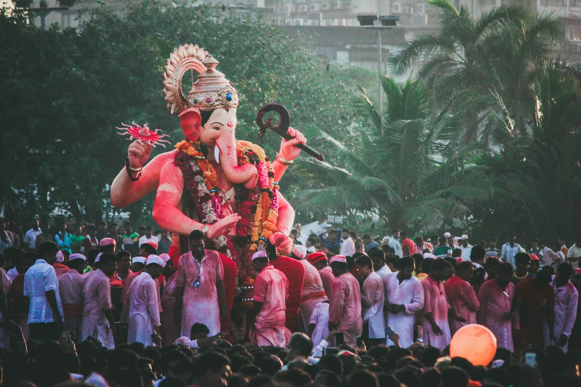 Colorful crowds celebrate Ganesh Chaturthi in Mumbai with a grand Ganesha statue