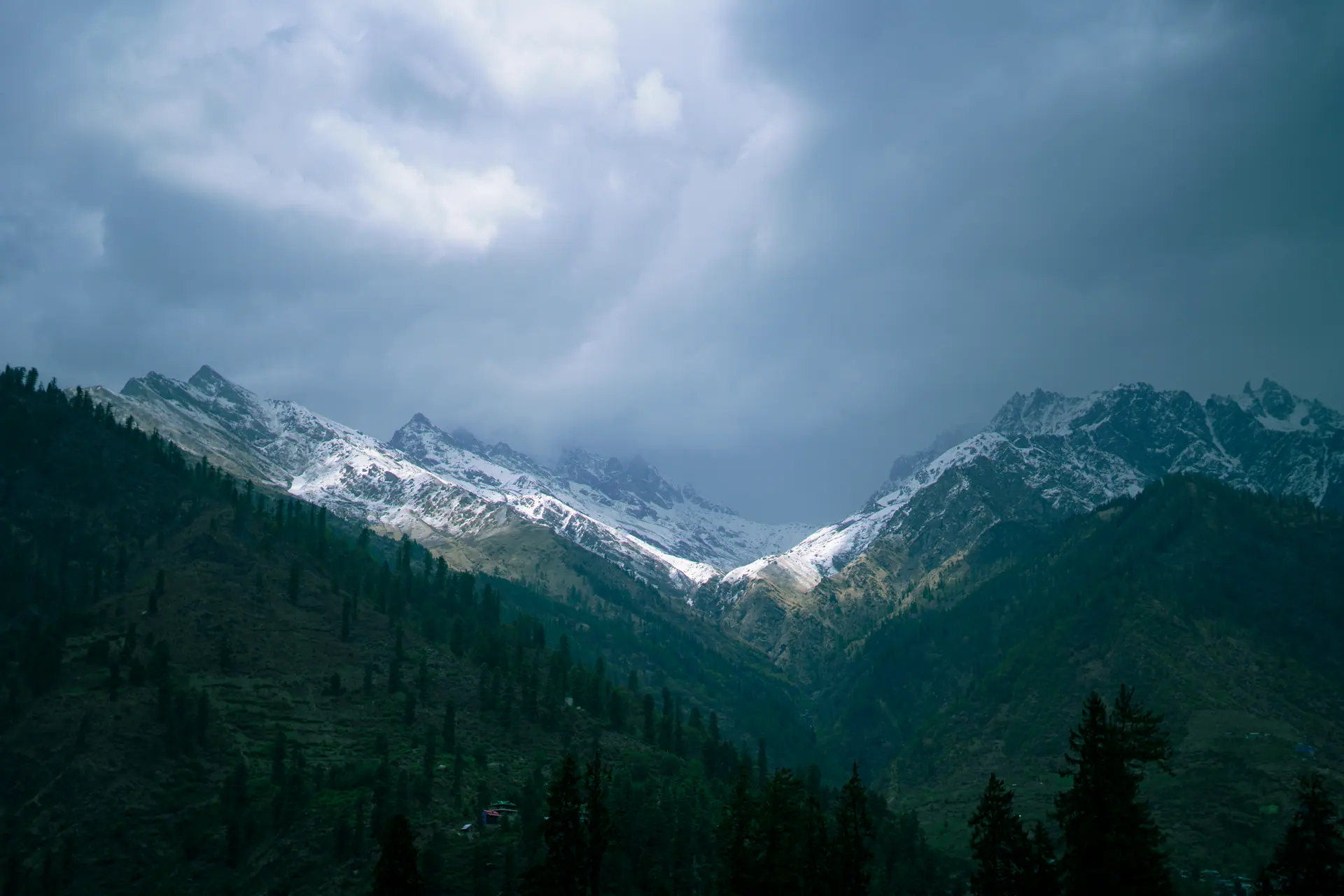 Scenic view of the dramatic and snowcapped mountains in Manali, India